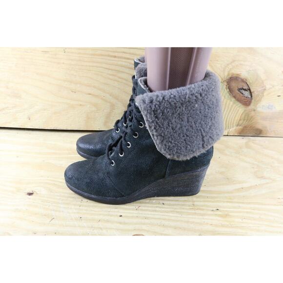 UGG Boots Womens 8 Black Leather Shearling Wedge Fur Trim Ankle Bootie - Picture 1 of 9